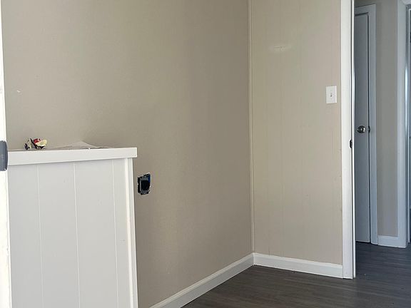 laundry room with washer and dryer hook ups
