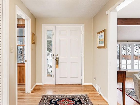3rd image of 2702 Highwood Dr