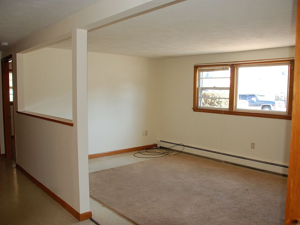 2nd image of 549 Winter St APT 1