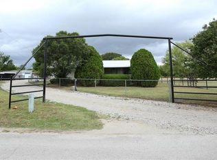 110 Crowley Ln, Mineral Wells, TX 76067
