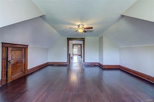 5779 Pershing Ave — Photo 35