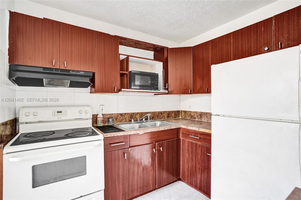 841 SW 7th St APT C, photo 8