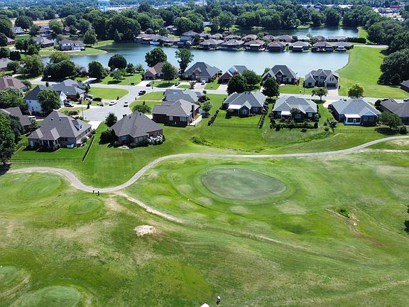 2nd image of 1985 Fairway Dr