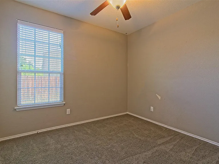 31443 Kingsway Rd — Photo 22