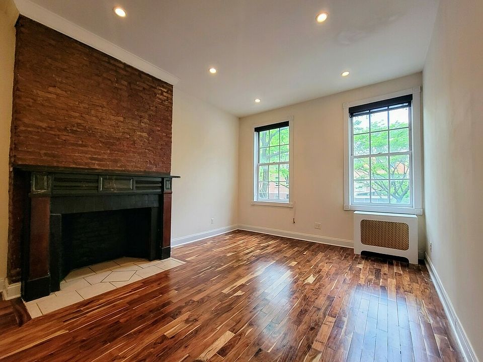 1st image of 494 Hudson St APT 3