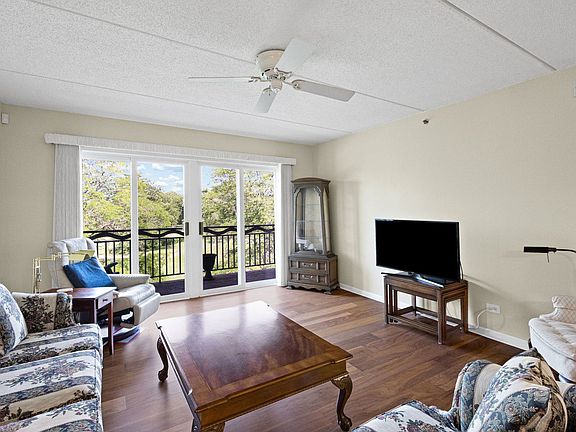 5th image of 720 Creekside Dr Unit 407B