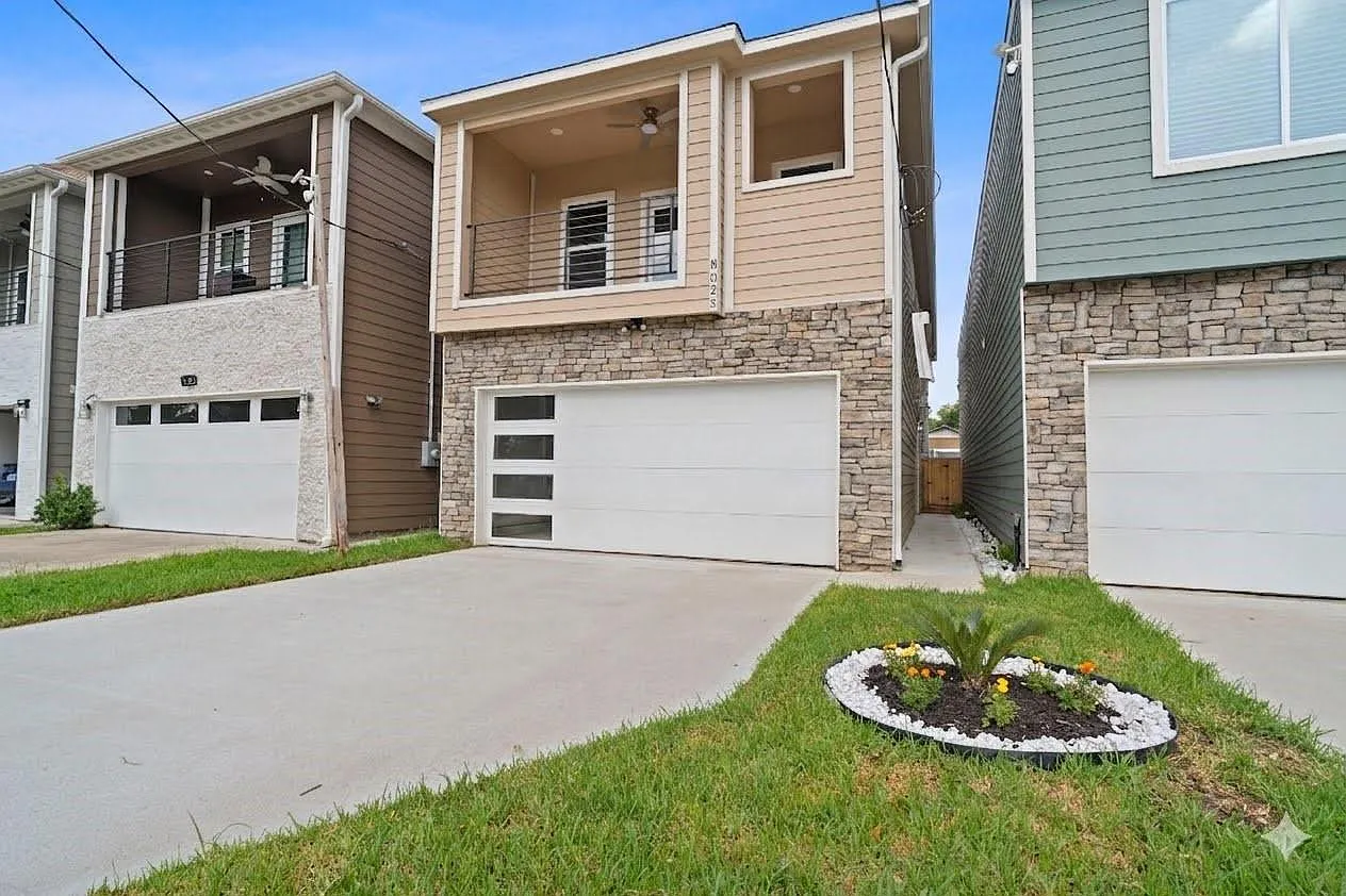 3 bed, 2.5 bath, 1896 sqft, $2,550 — Photo 2