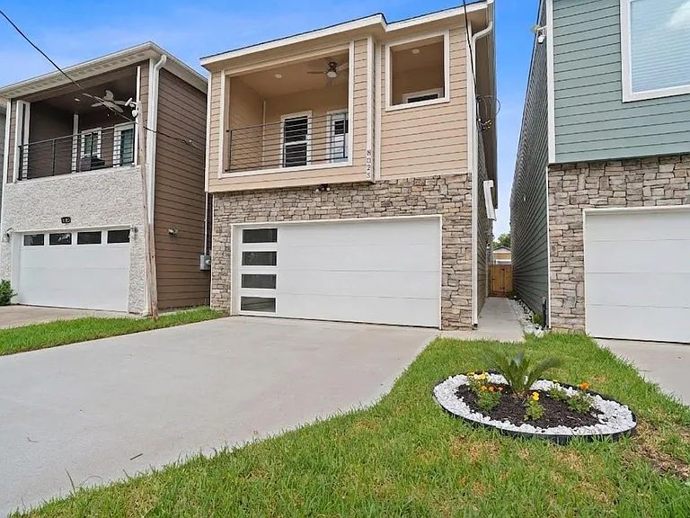 8025 Virgil St — Photo 2
