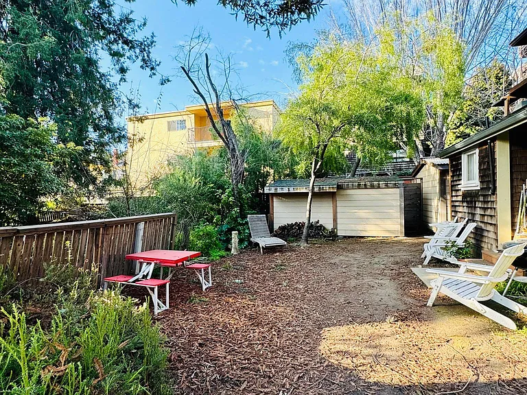 2037 Hearst Ave #A — Photo 10