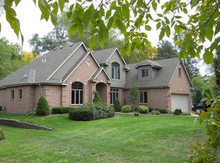 W321N7631 Silver Spring Dr, Hartland, WI 53029