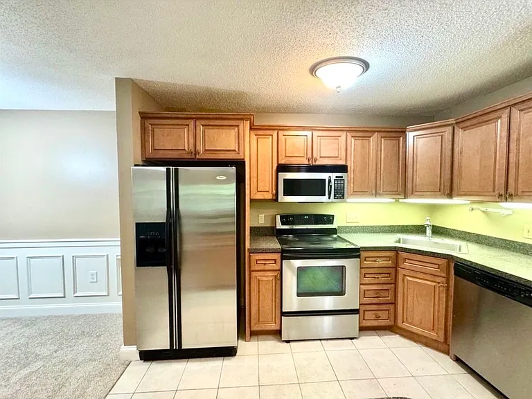 1000 Spring Valley Dr #G — Photo 12