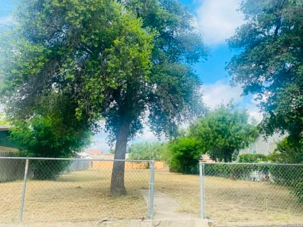 787 E Webster St. LOT 8, Eagle Pass, TX 78852