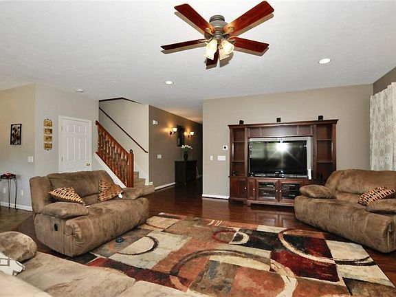 4th image of 5707 W Woodview Trl
