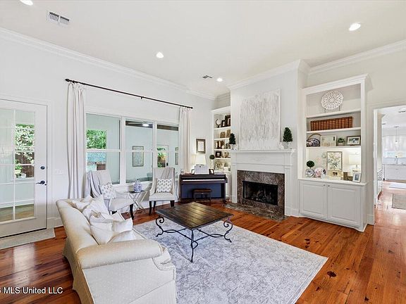4th image of 473 Kingsbridge Rd