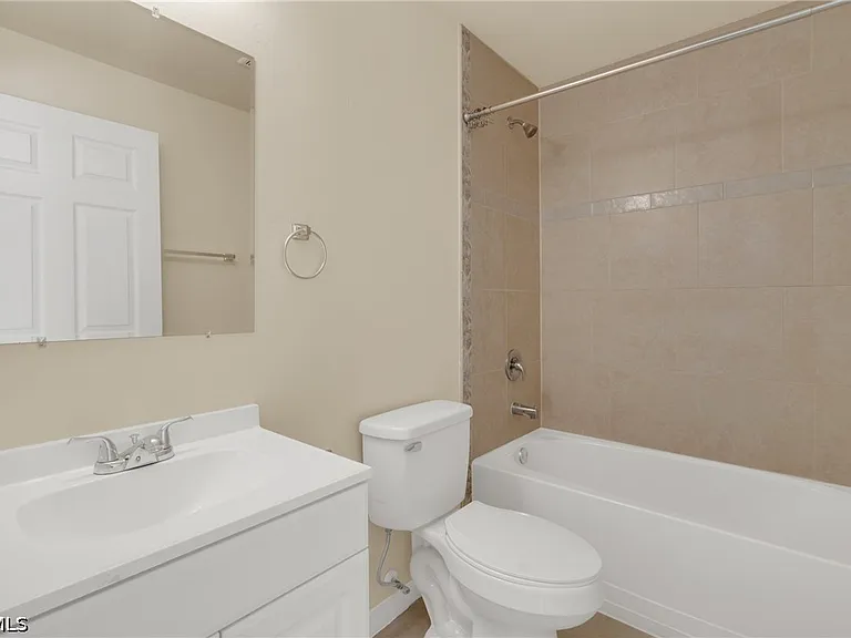 4623 SW 7th Pl — Photo 11