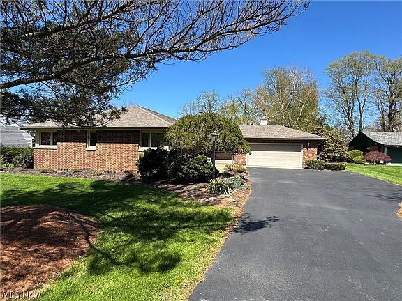 2nd image of 1648 Highland Ln