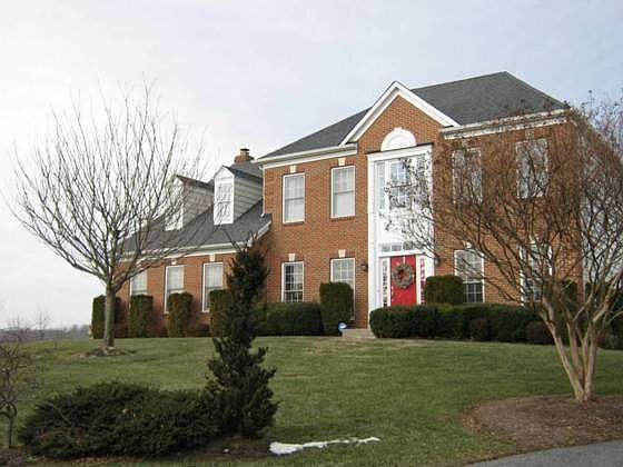 2nd image of 907 Brick Manor Cir