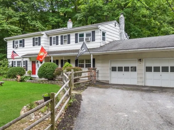 10 Otterhill Ct, Vernon Twp., NJ 07461