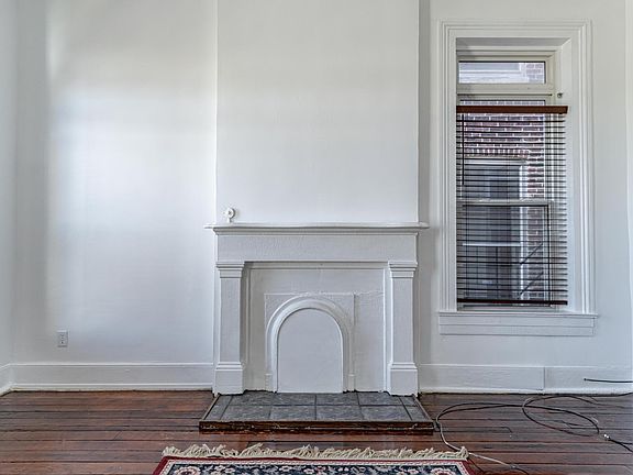 3rd image of 124 N Clay St #2
