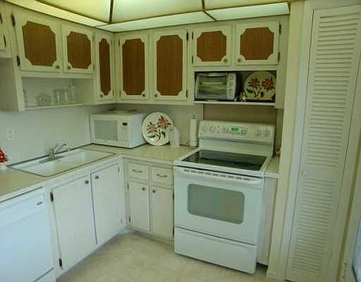 2nd image of 1401 NE 191st St #D213