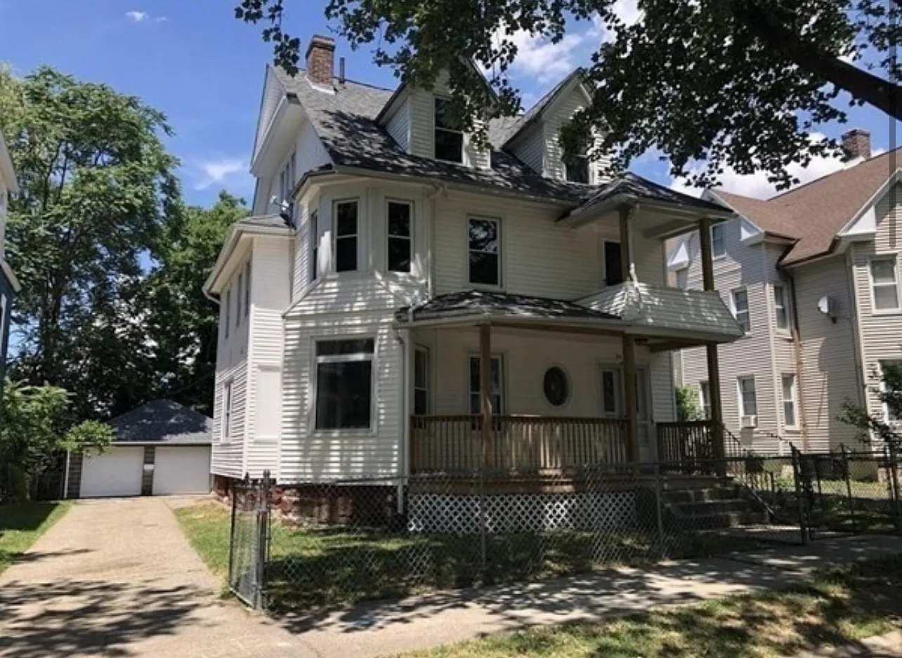 76 Acushnet Ave — Photo 3