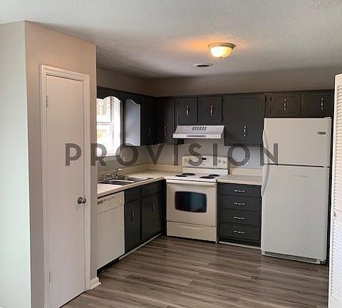 5th image of 641 Village Green Dr NW