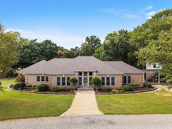 3rd image of 714 Mount Zion Rd