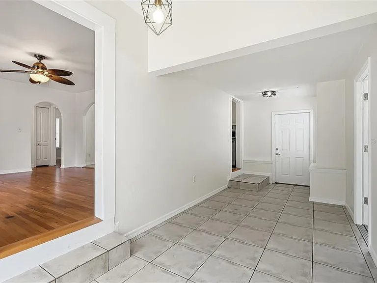 1914 W Aileen St — Photo 10