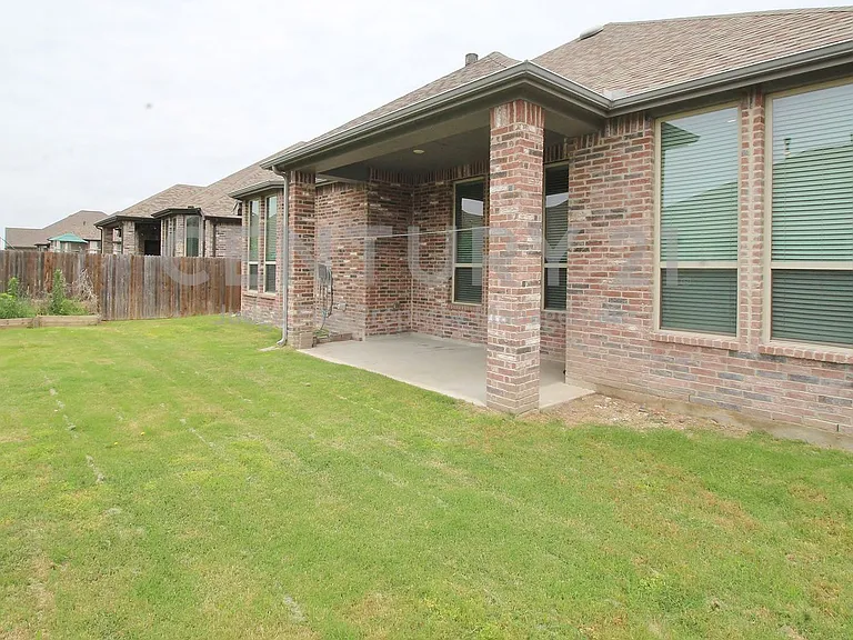 1665 Sheldon Dr — Photo 13