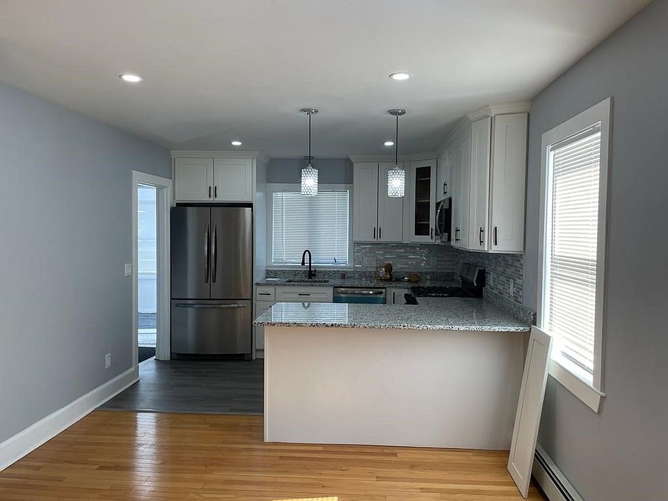 1st image of 184 Spring St #184