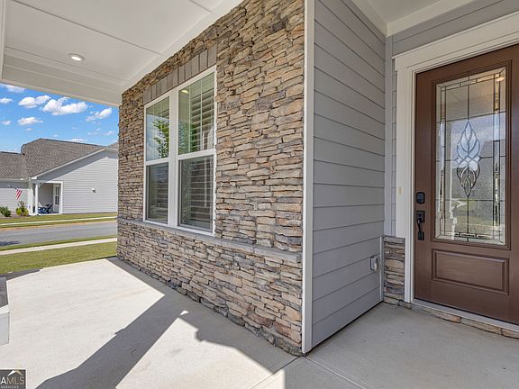 5th image of 93 Club Cresswind Dr