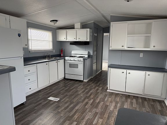 3rd image of 392 W Skyline Dr #255