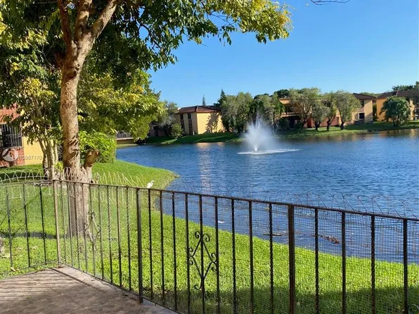 10889 NW 7th St APT 11-30, Miami, FL 33172