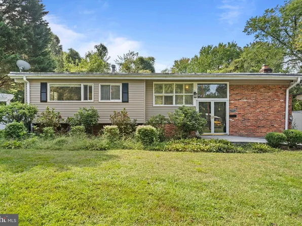 7403 Carmine St, Annandale, VA 22003