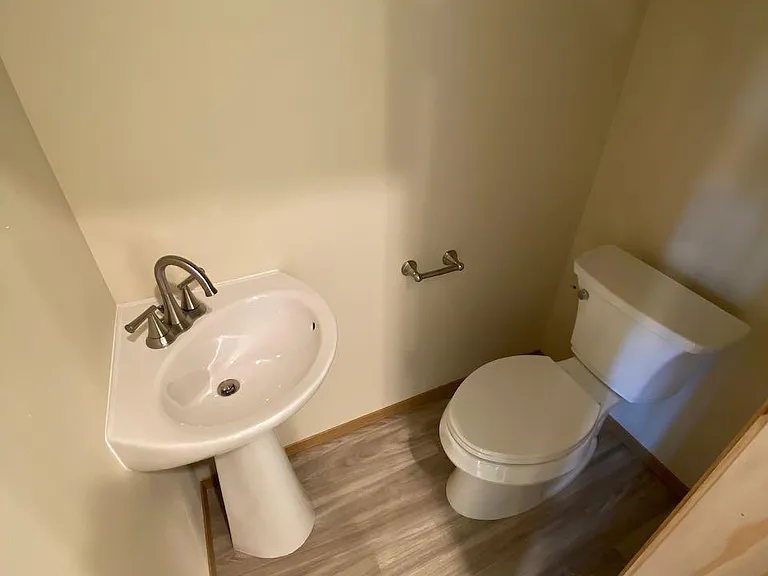1/2 bath downstairs