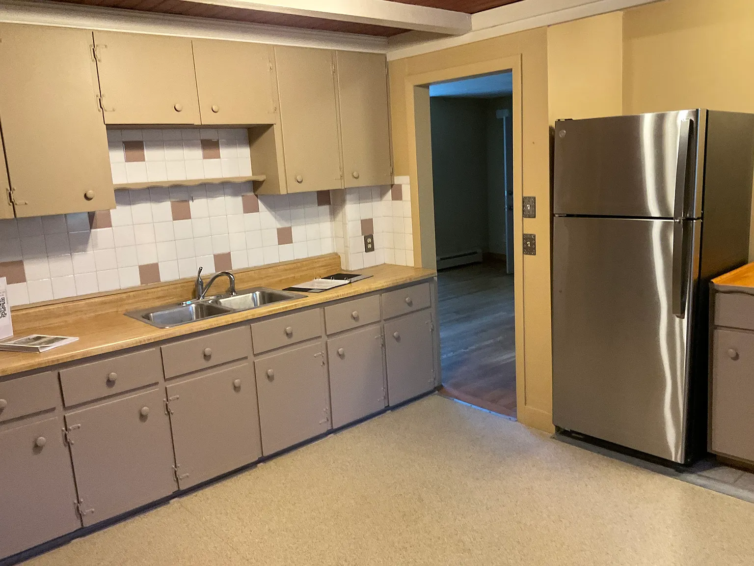 2 bed, 1100 sqft, $2,200 — Photo 3