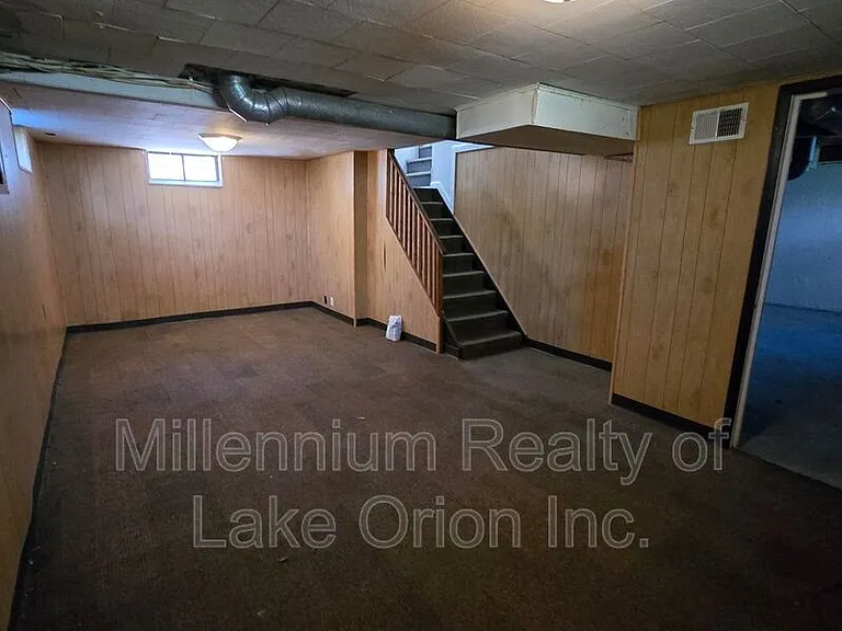 136 W Princeton Ave — Photo 32