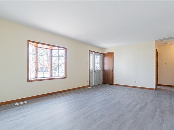 5th image of 2457 S Marquette Ct