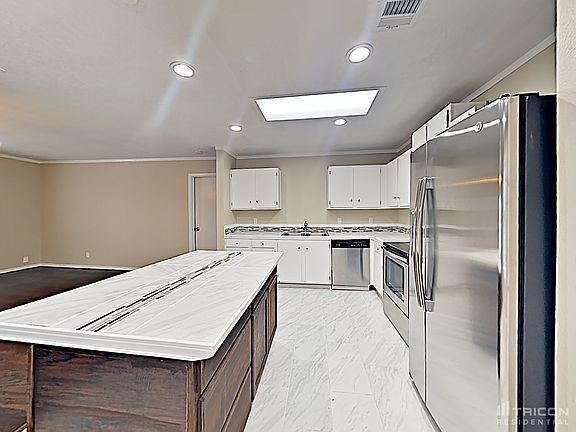 3rd image of 7454 Myrtle Trl