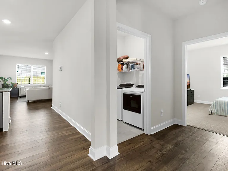501 Dakota Ave — Photo 9