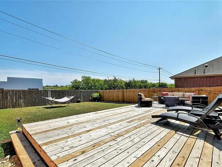 514 Travertine Trl — Photo 3