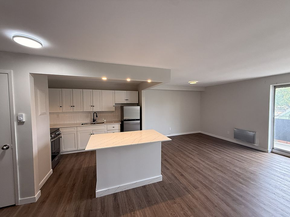 1st image of 76 Tecumseh Rd E #706