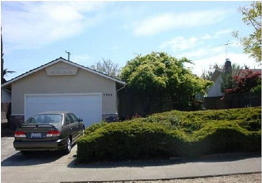2nd image of 7568 Rainbow Dr
