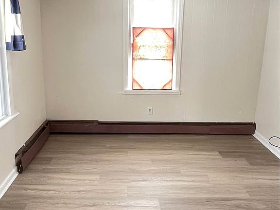 5th image of 925 Butternut St #1