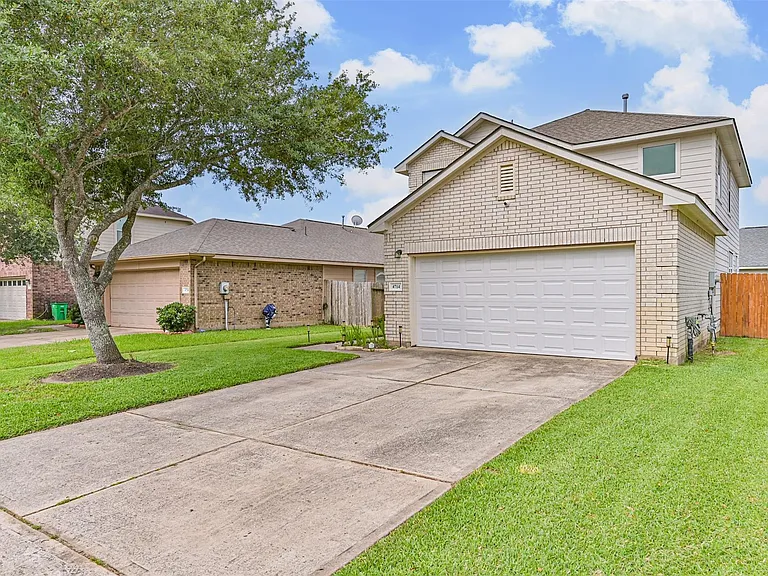 4714 Montclair Hill Ln — Photo 1