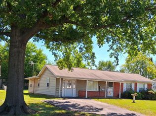 204 N Alder Ave, Sterling, VA 20164