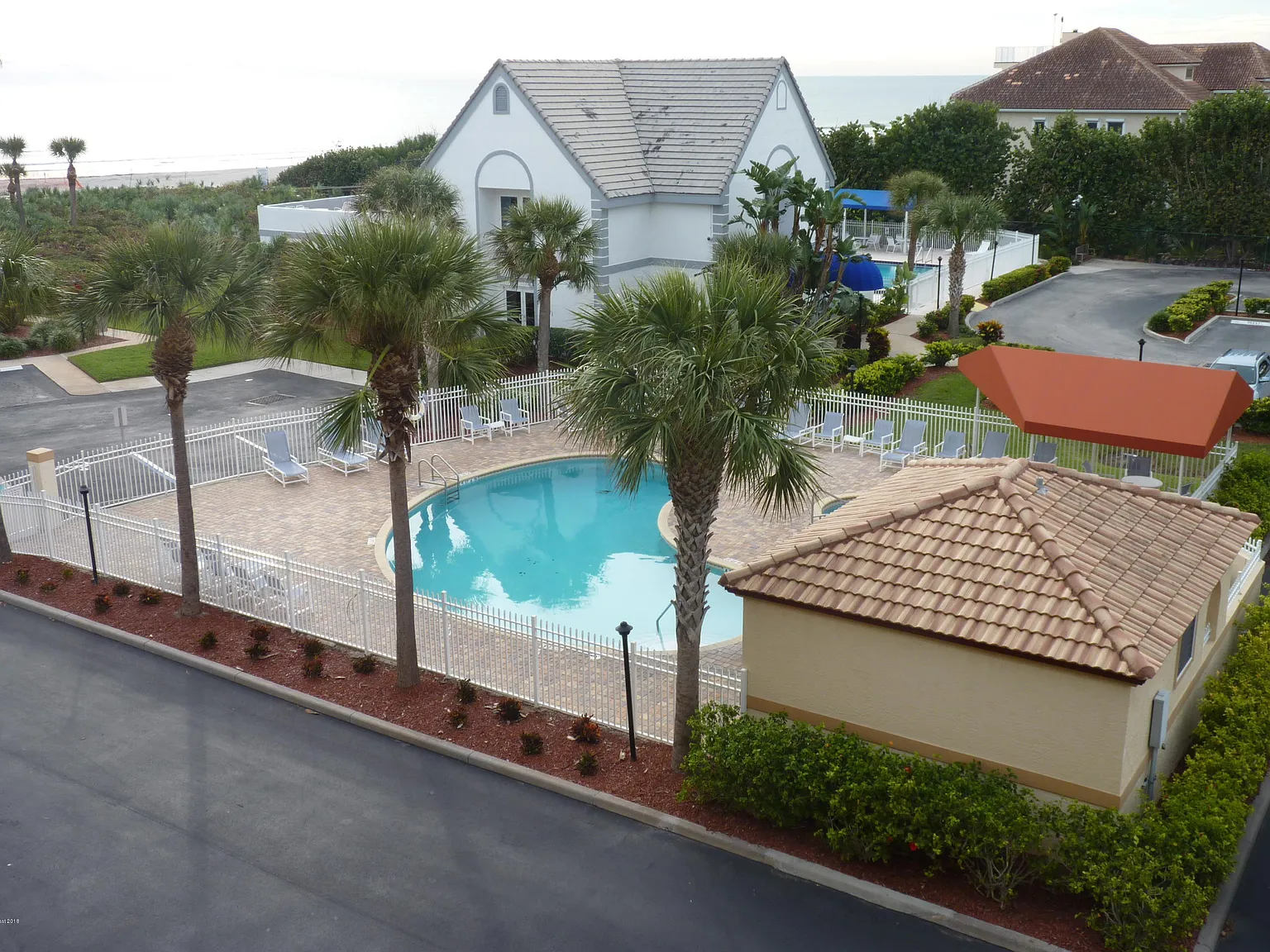 3 bed, 2.0 bath, 1686 sqft, $2,300 — Photo 3