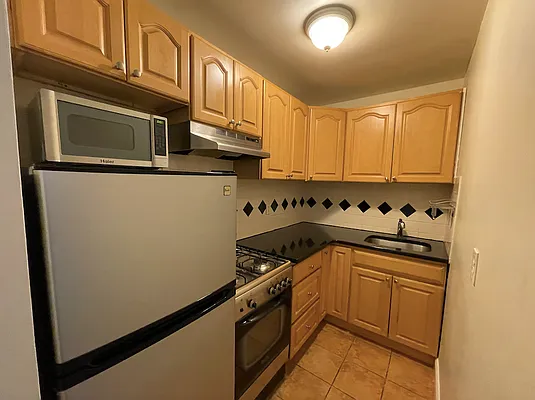Rented by Compass | media 18