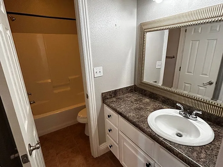 2643 N Westminster Dr — Photo 27