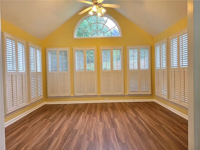 3715 Ridgeside Ct — Photo 14